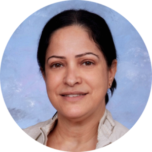 Headshot of Mariana Fernandez, Middle School Spanish teacher, smiling.